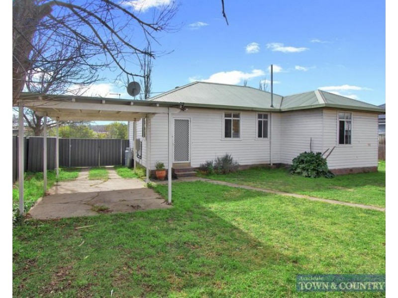 2 Barney Street, Armidale NSW 2350