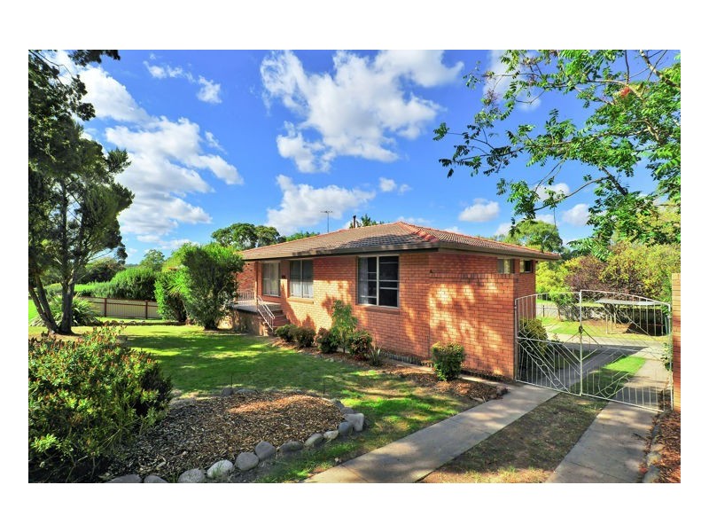 18 Werrina Crescent, Armidale NSW 2350