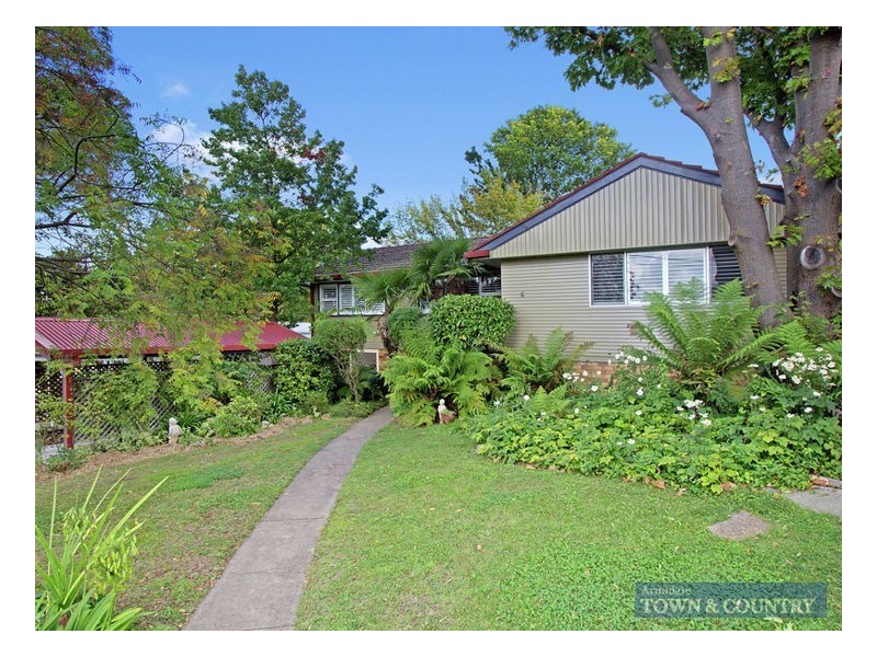 6 Mayfield Avenue, Armidale NSW 2350