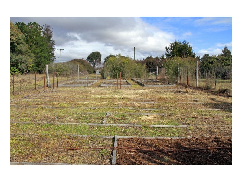 25 Mundays Lane, Armidale NSW 2350