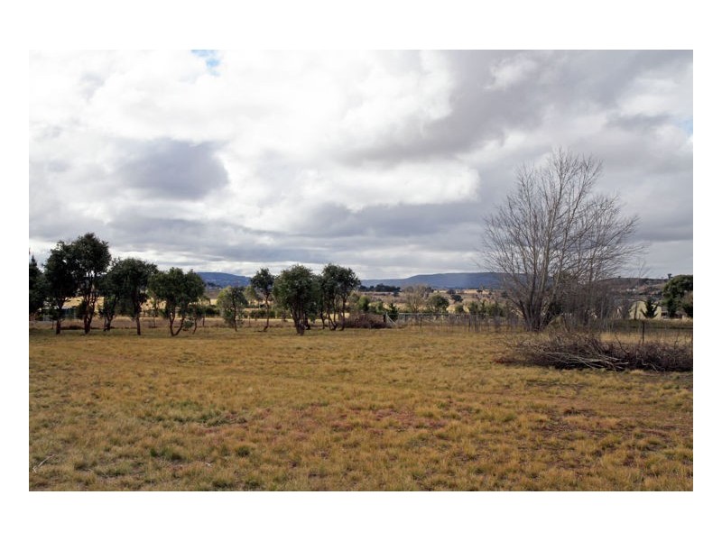 25 Mundays Lane, Armidale NSW 2350