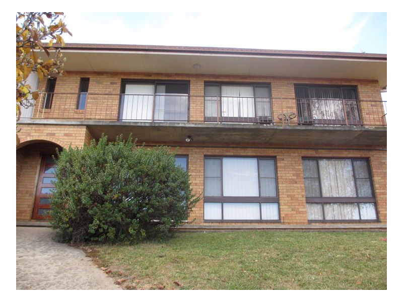 2/197 Donnelly Street, Armidale NSW 2350
