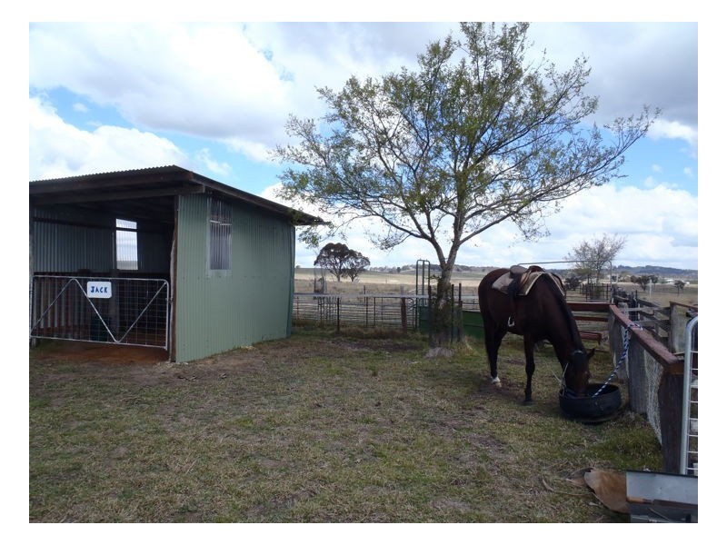 22-24. Blue Knobby Road, Armidale NSW 2350