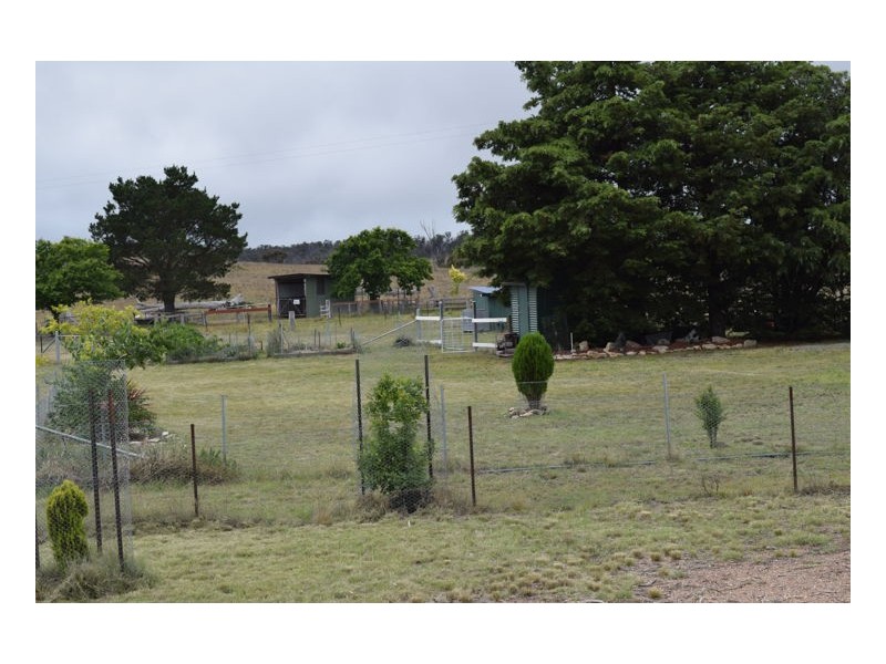 22-24. Blue Knobby Road, Armidale NSW 2350