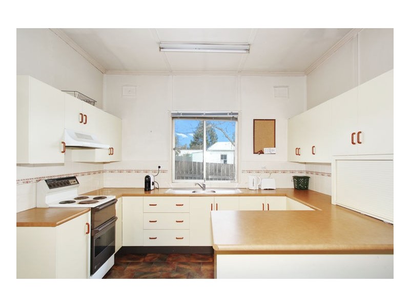 194 Mann Street, Armidale NSW 2350