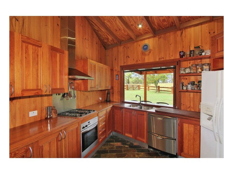 88 Gara Road, Armidale NSW 2350