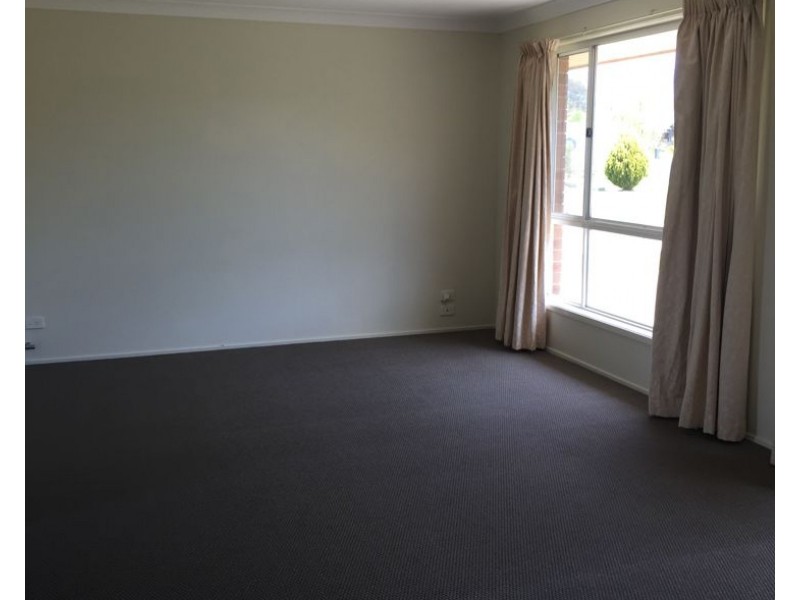 32 Alahna Drive, Armidale NSW 2350