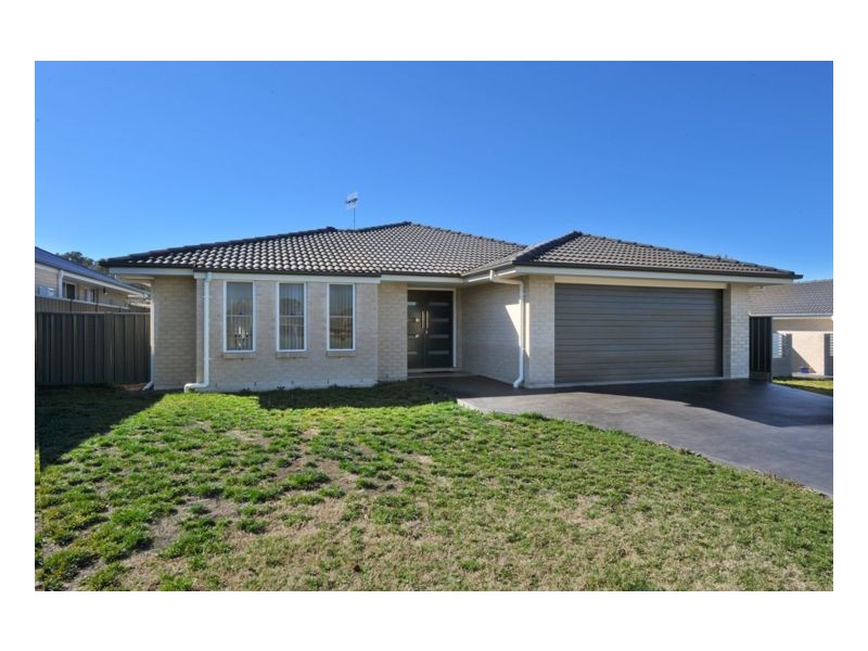 24 Albion, Armidale NSW 2350