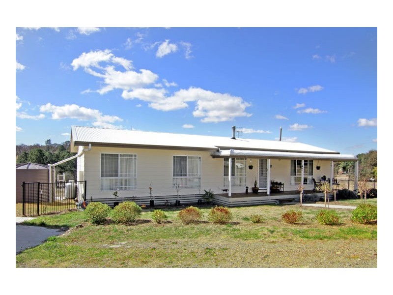 4 Leece Road, Uralla NSW 2358