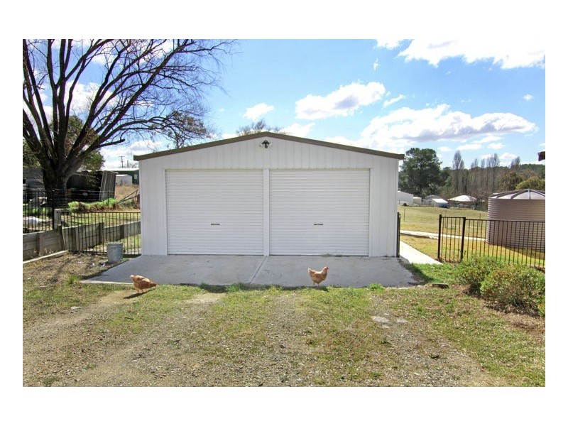 4 Leece Road, Uralla NSW 2358