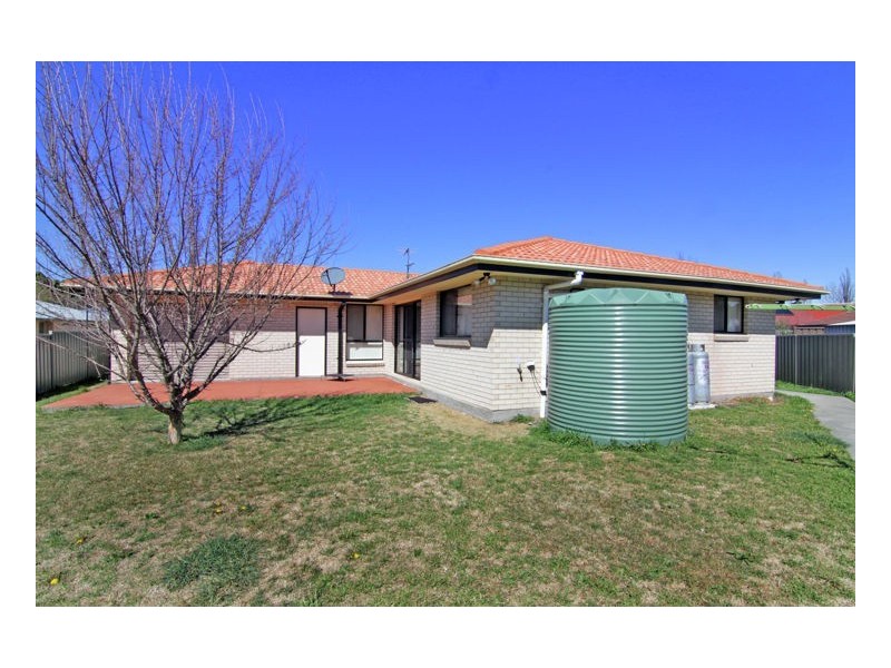 18 Rusden Court, Armidale NSW 2350