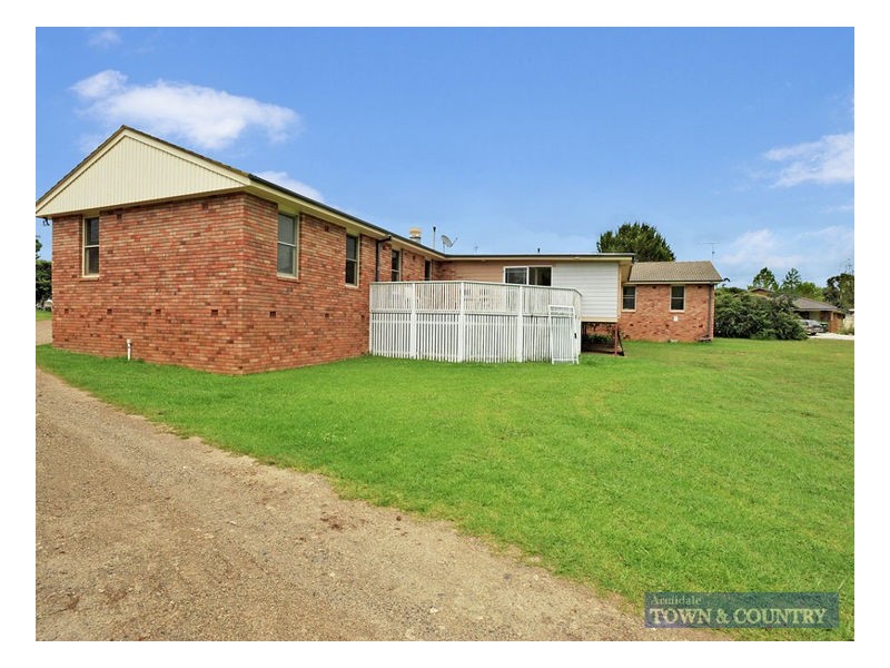 60 Claude Street, Armidale NSW 2350