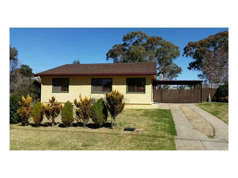 2 Merinda Place, Armidale NSW 2350