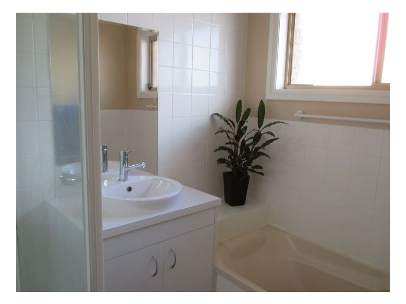 2/23 Baldblair Street, Guyra NSW 2365