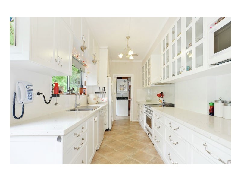 2 Lynches Road, Armidale NSW 2350