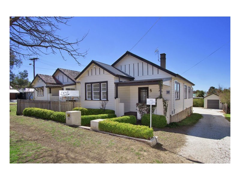 37-39 Marsh Street, Armidale NSW 2350