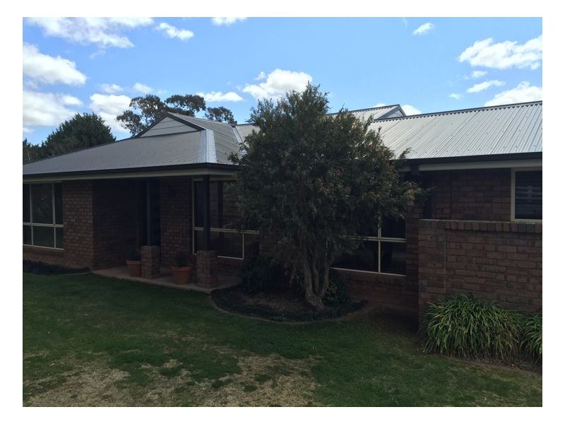 4 Pearson Street, Guyra NSW 2365