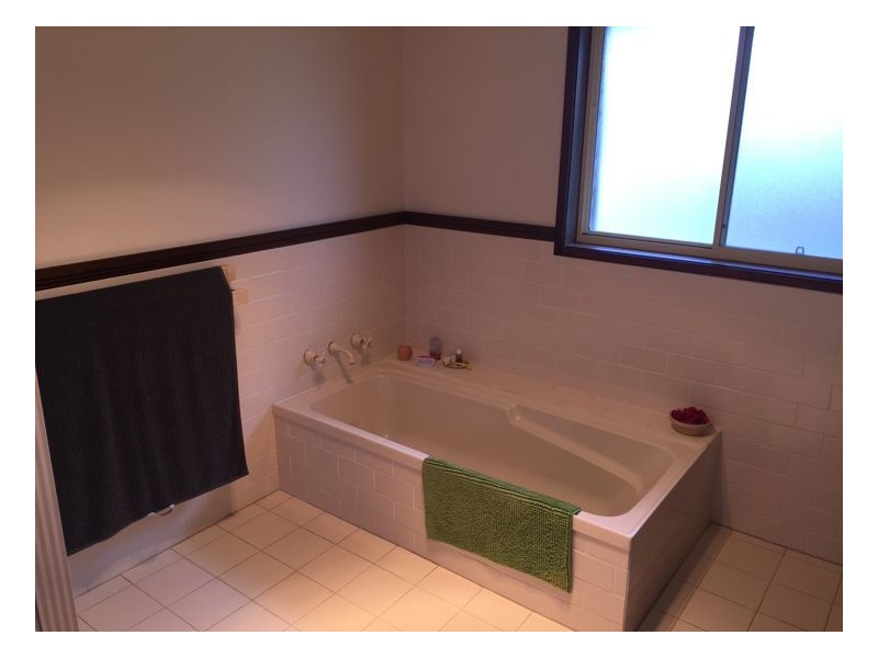 4 Pearson Street, Guyra NSW 2365