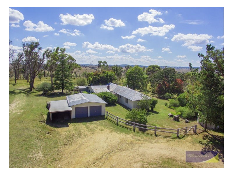 21 Blue Hole Road, Armidale NSW 2350
