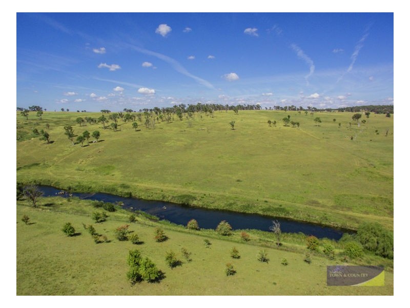 21 Blue Hole Road, Armidale NSW 2350