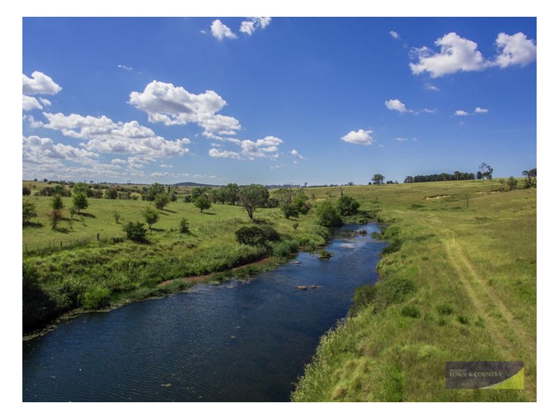 21 Blue Hole Road, Armidale NSW 2350