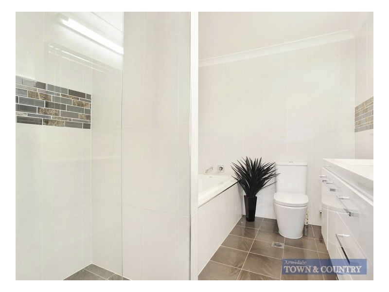 5 Moyes Street, Armidale NSW 2350