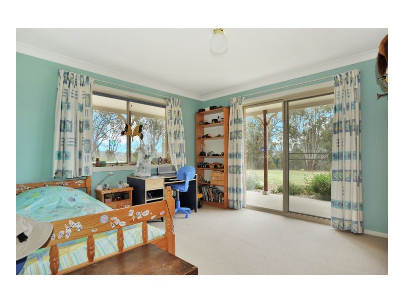 84 Ursula Road, Armidale NSW 2350