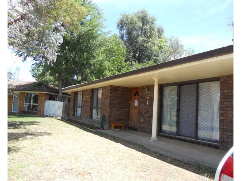 11 Howard Place, Armidale NSW 2350