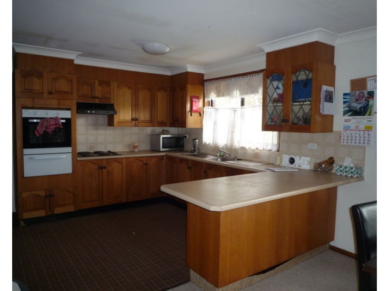 11 Howard Place, Armidale NSW 2350