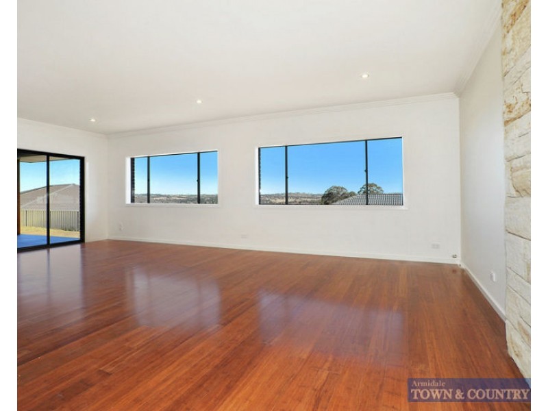 8 Grandview Crescent, Armidale NSW 2350