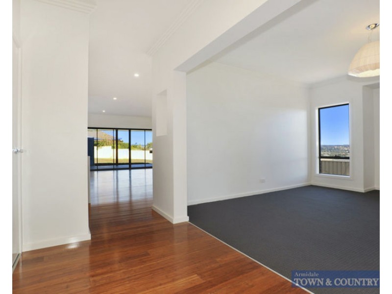 8 Grandview Crescent, Armidale NSW 2350