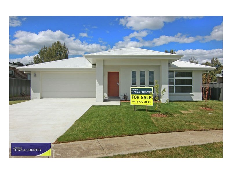 16 Albion Close, Armidale NSW 2350