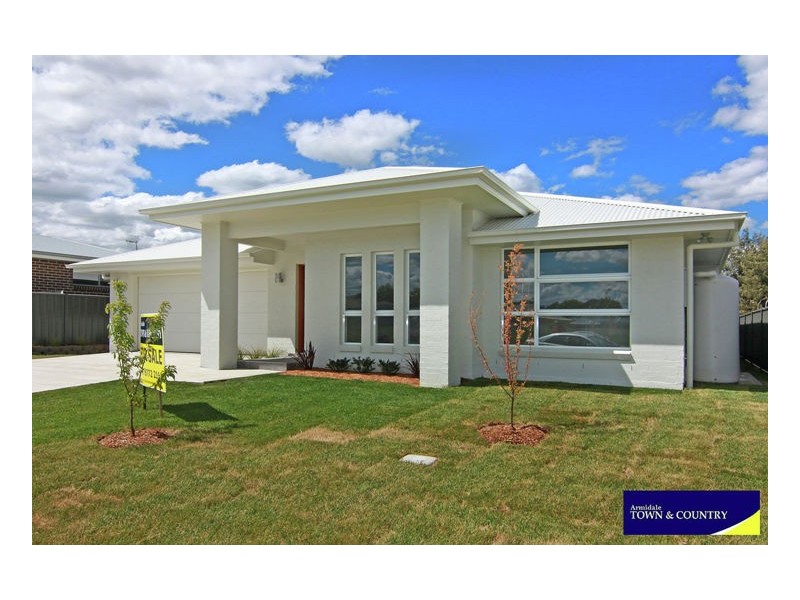 16 Albion Close, Armidale NSW 2350