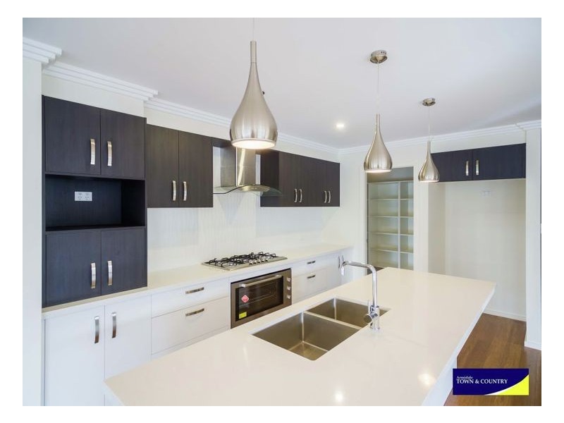 16 Albion Close, Armidale NSW 2350