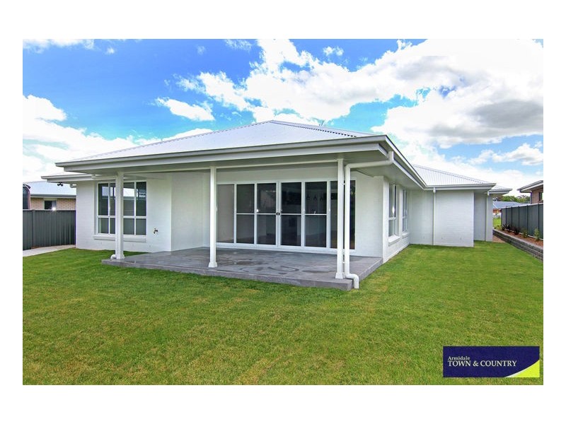 16 Albion Close, Armidale NSW 2350
