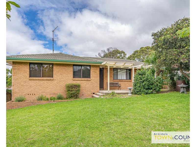 14 Yallambee Avenue, Armidale NSW 2350