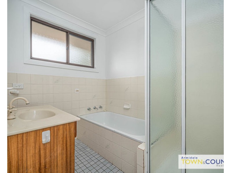 14 Yallambee Avenue, Armidale NSW 2350