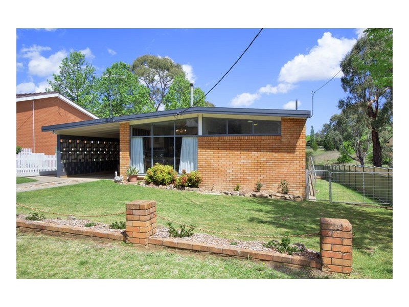 6 Roslyn Avenue, Armidale NSW 2350