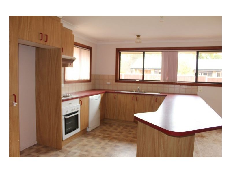 34 Manse Street, Guyra NSW 2365