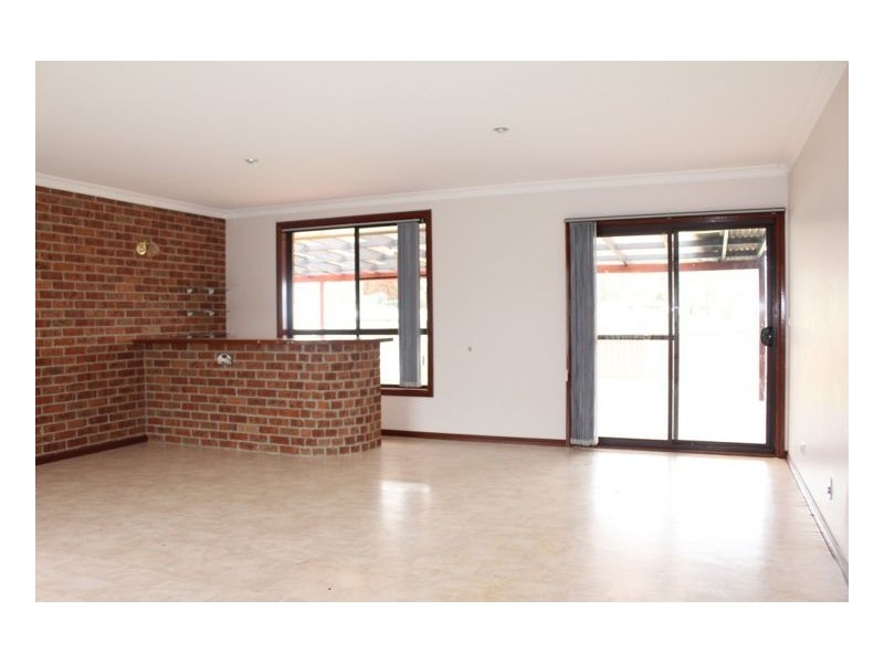 34 Manse Street, Guyra NSW 2365