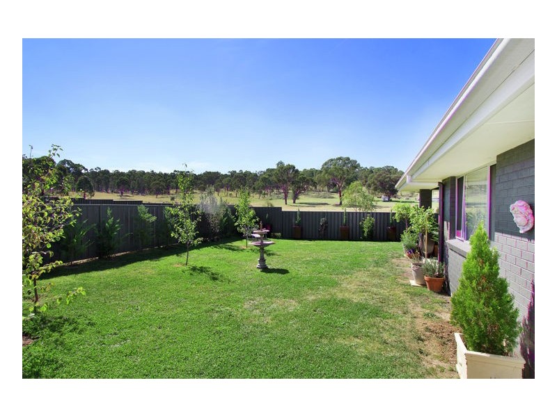 40 Albion Close, Armidale NSW 2350