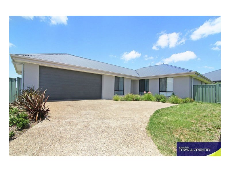 17 A Netherton Park Avenue, Armidale NSW 2350