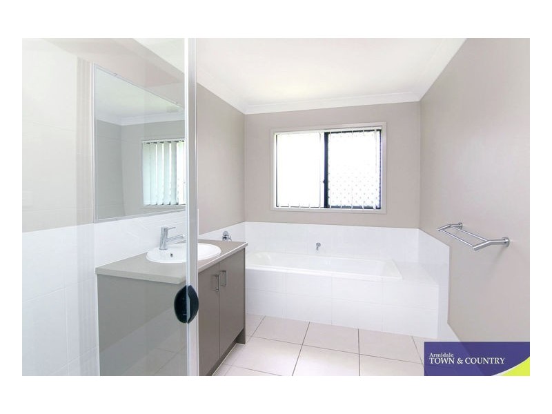 17 A Netherton Park Avenue, Armidale NSW 2350