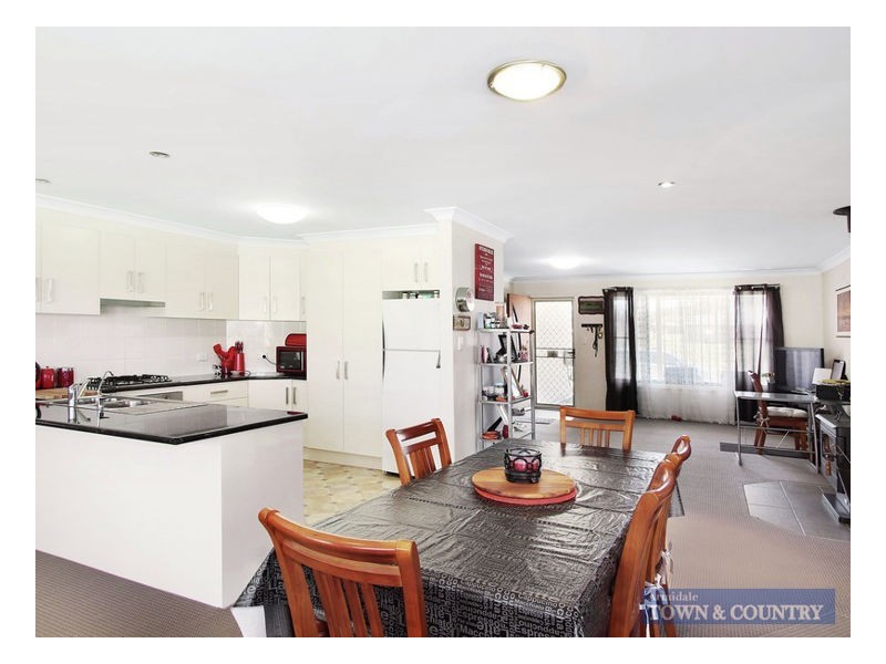 17 Claret Ash Drive, Guyra NSW 2365