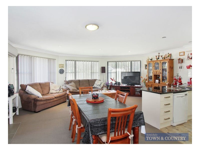 17 Claret Ash Drive, Guyra NSW 2365