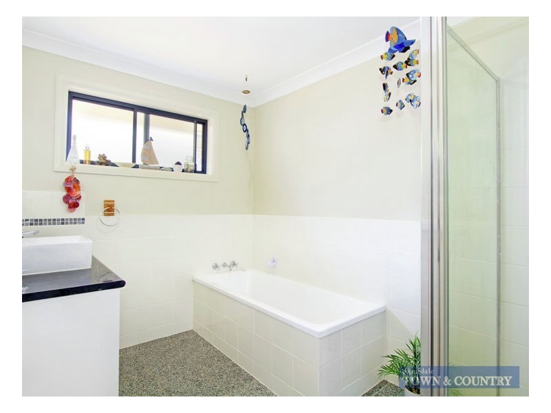 17 Claret Ash Drive, Guyra NSW 2365