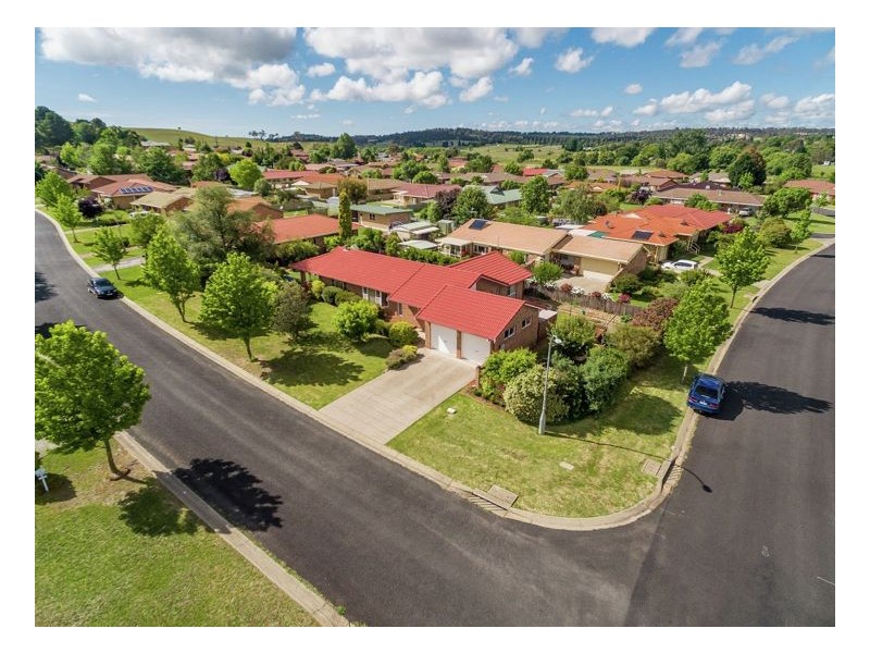 14 Hunt Avenue, Armidale NSW 2350