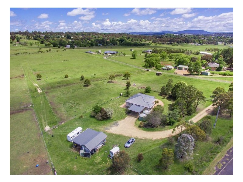 36 Dangarsleigh Road, Armidale NSW 2350