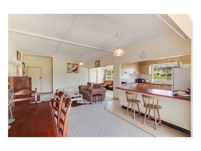36 Dangarsleigh Road, Armidale NSW 2350