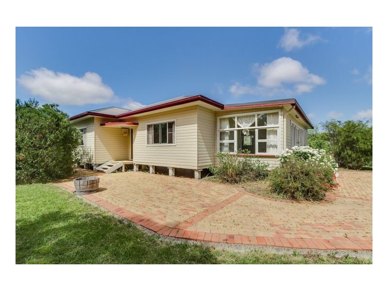 36 Dangarsleigh Road, Armidale NSW 2350